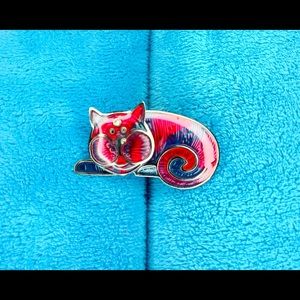 Berebi Cat Pin